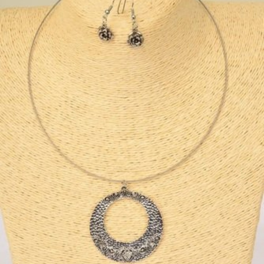 2 piece choker and earring set